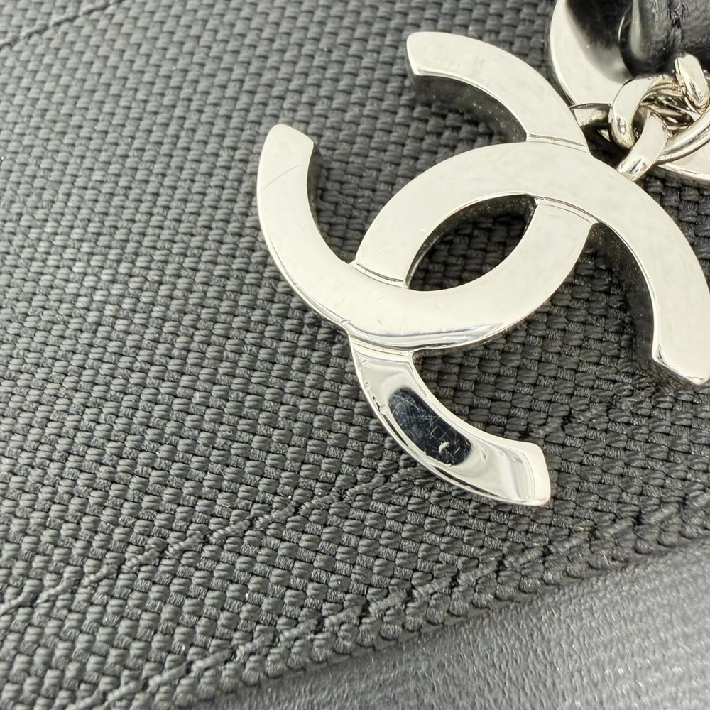 CHANEL Black Leather Tote Bag - Picture 13 of 16